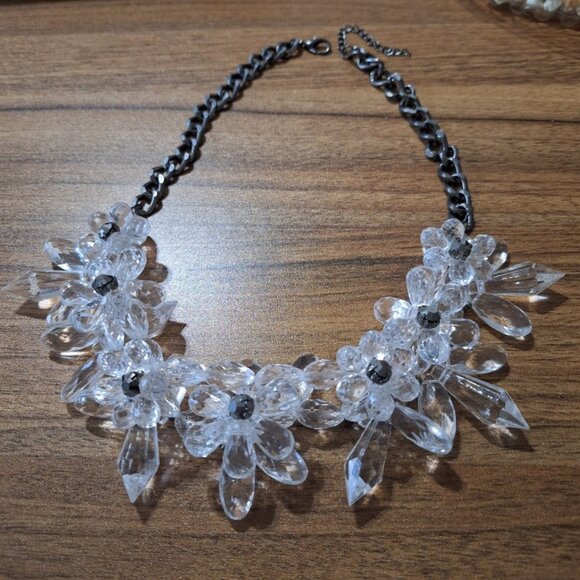 Crystal Flower Faceted Black Rhinetone Cluster Statement Necklace - Picture 5 of 9